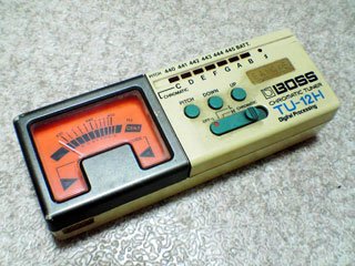 ギターチューナー BOSS CHROMATIC TUNER TU-12H