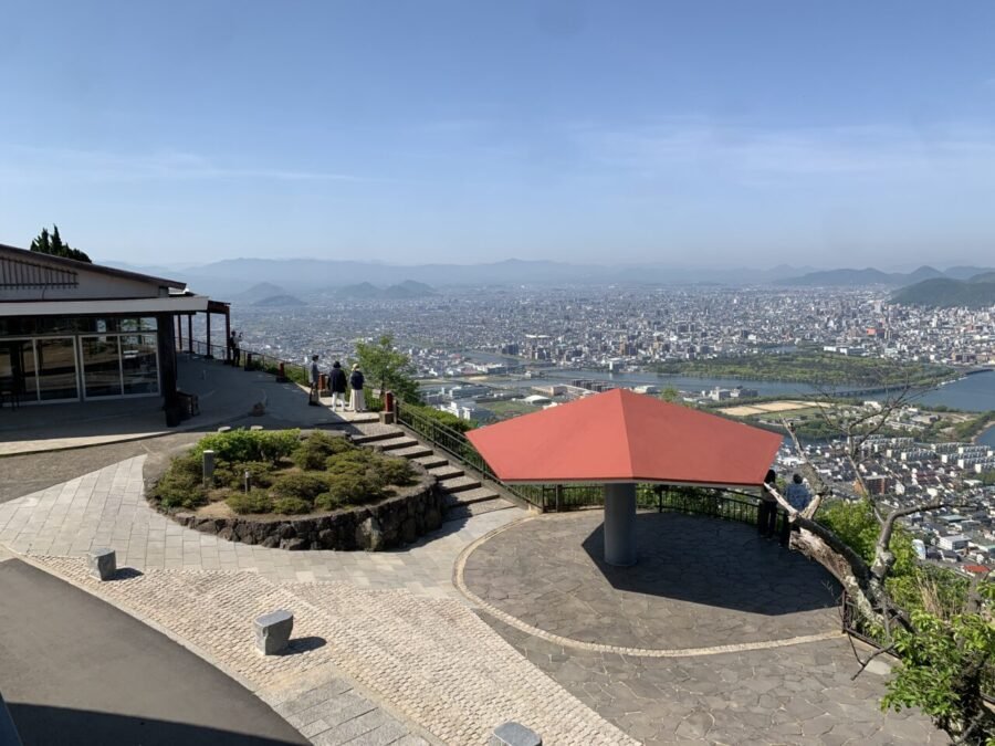 展望台を見下ろす景色