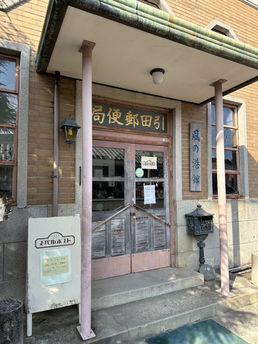 ヌーベルポスト 入口