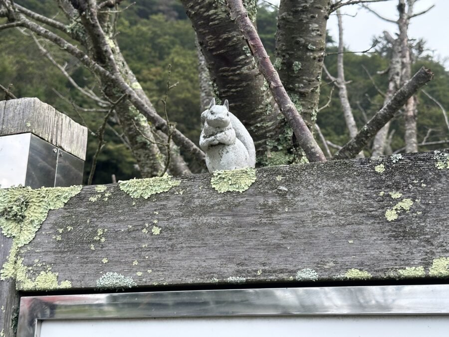 案内図の上のオブジェ