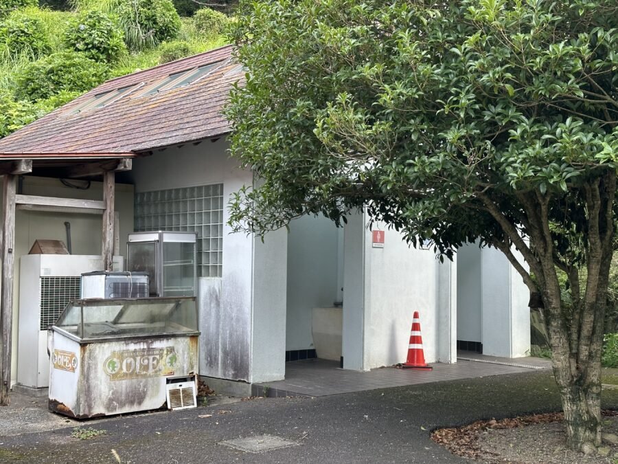 高原のトイレ