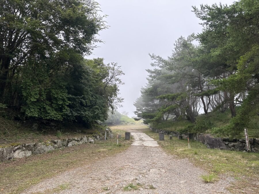 翠波峰広場への道