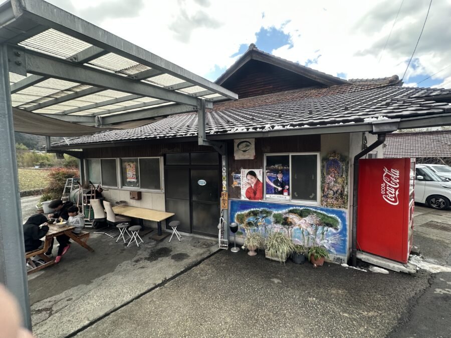 店舗入口付近はこんな感じです。