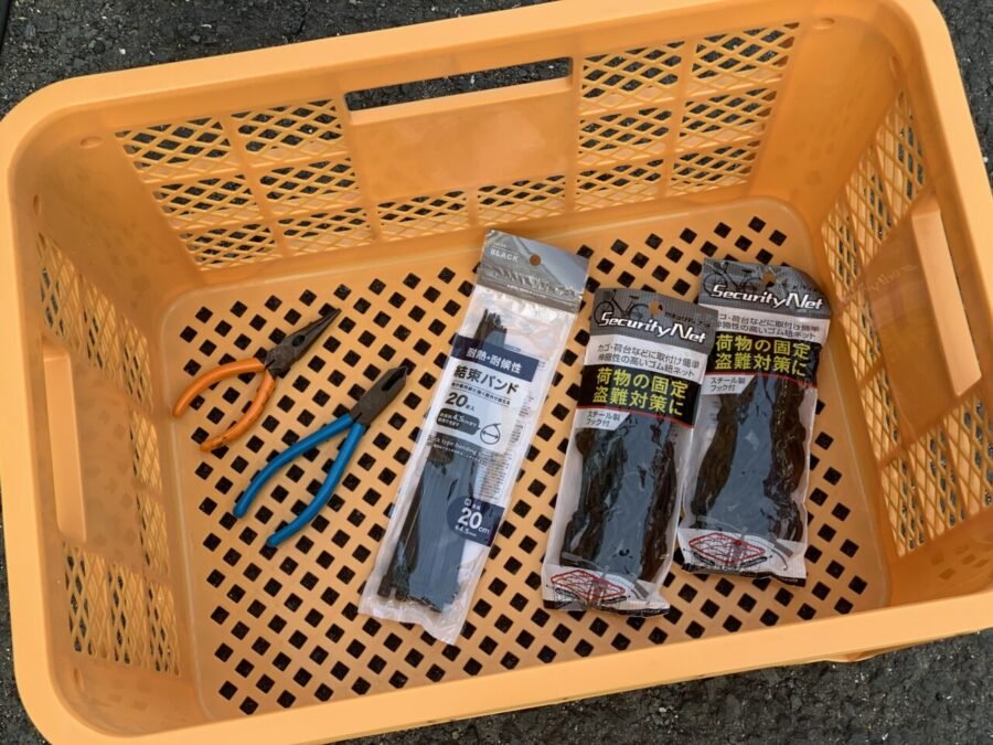 スーパーカブにみかん箱を取り付ける工具と材料