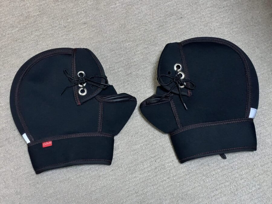 左右のハンドルカバー