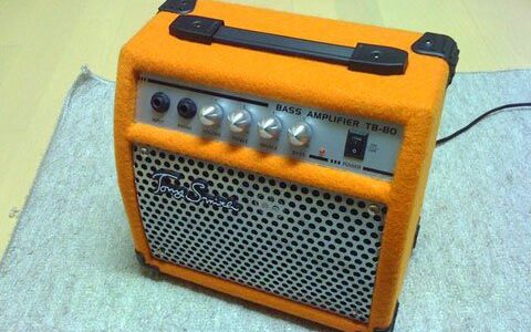 自宅での練習用に小さいベースアンプ ( Tony Smith TB-80/OR ) を買った