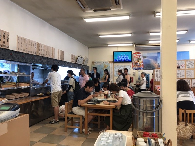 天ぷらコーナーと客席