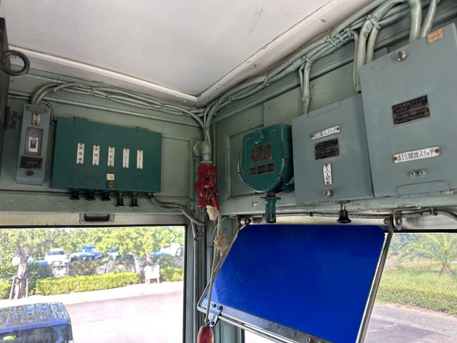 運転席上部のスイッチ類