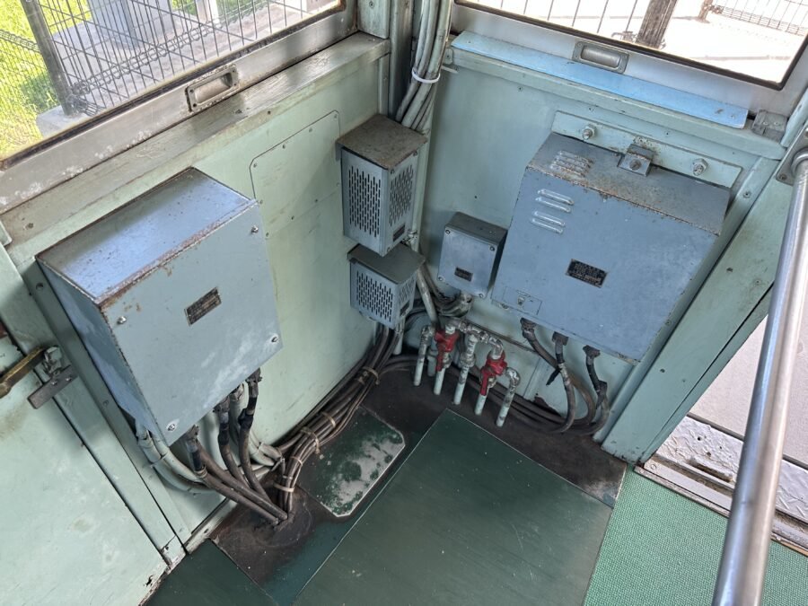 運転席右側の機器類