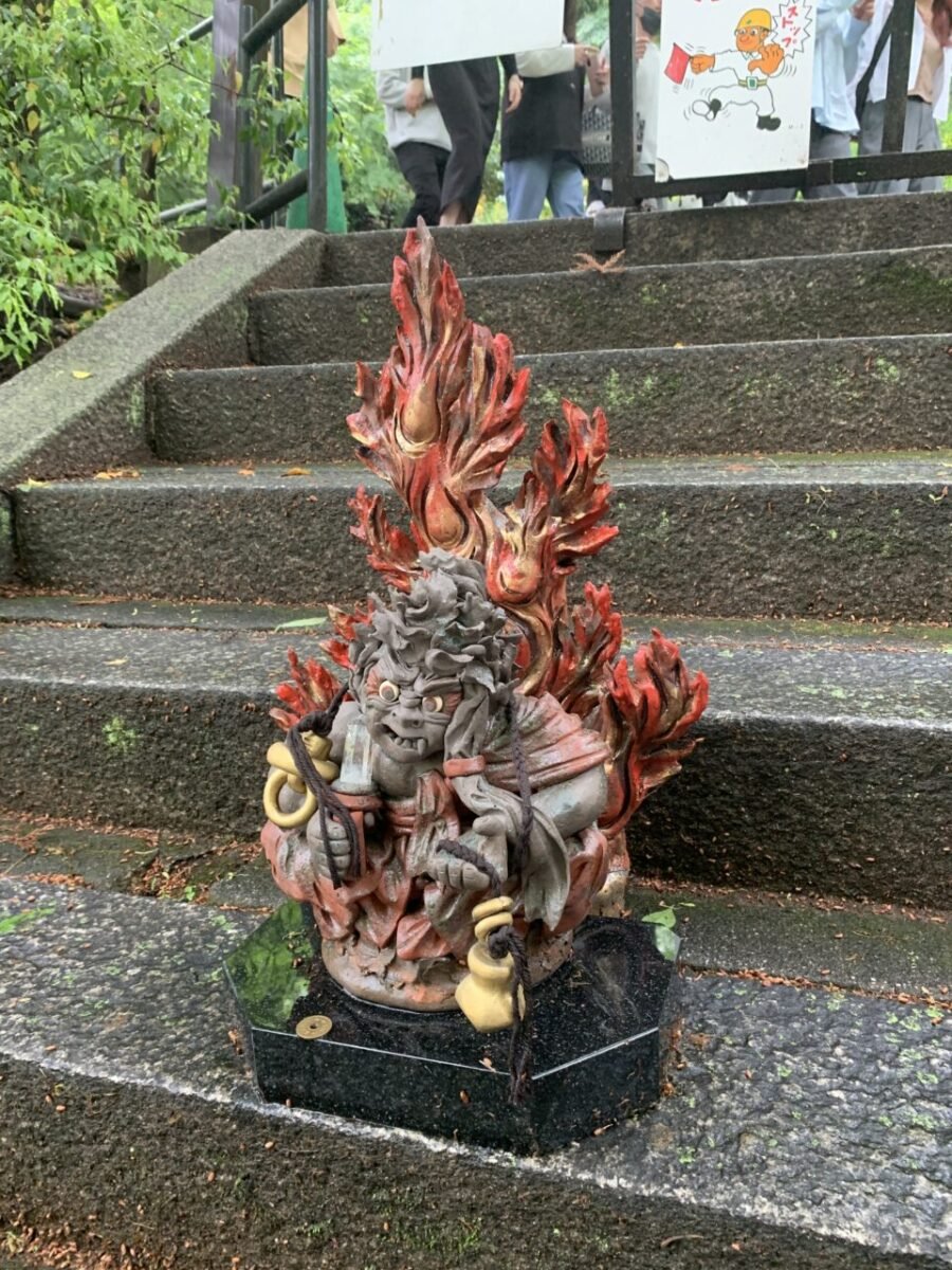 不動明王の石像