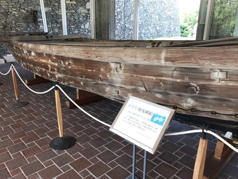 イワシ地曳網船