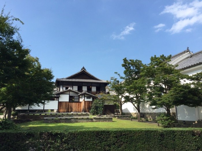 うだつの町並みの入口風景