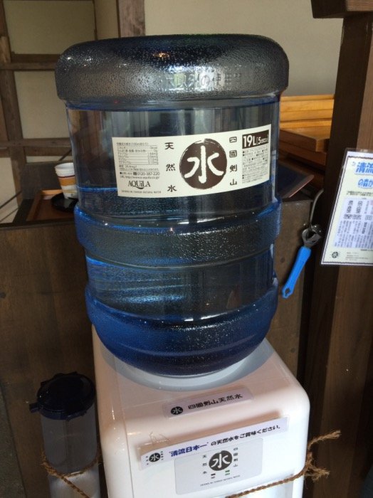 四国剱山の天然水