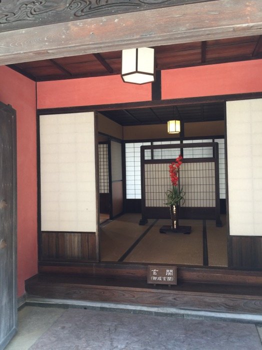立派な玄関