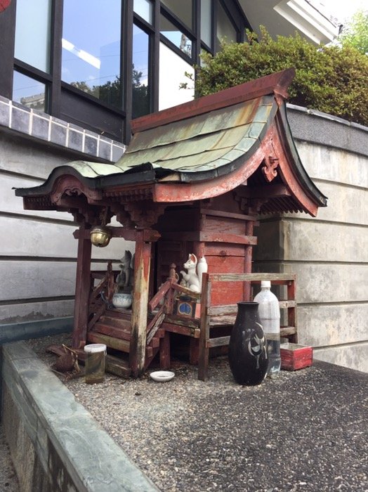 図書館横のオブジェクト