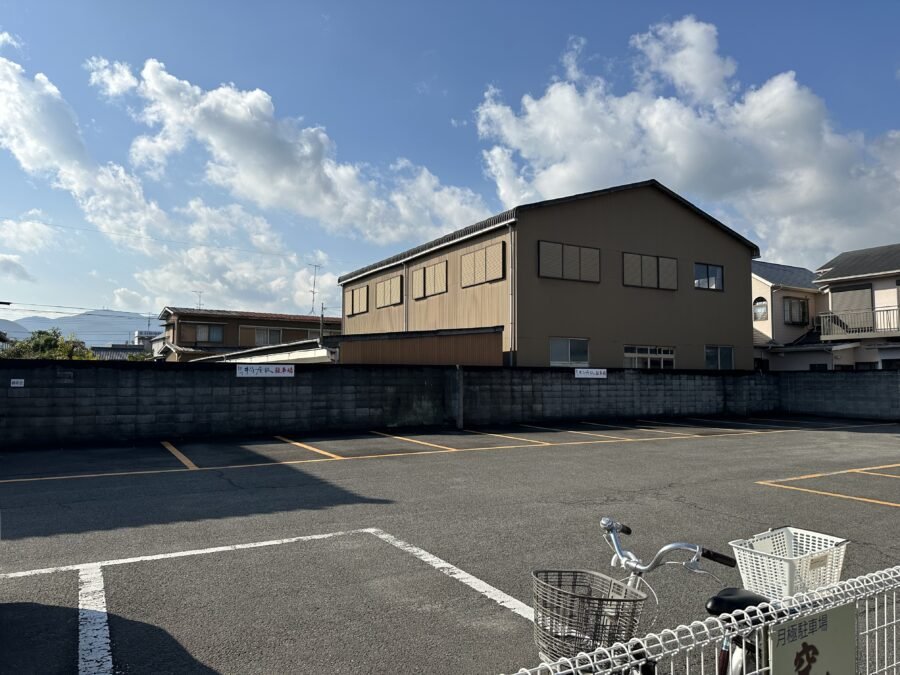 讃州井筒屋敷の駐車場