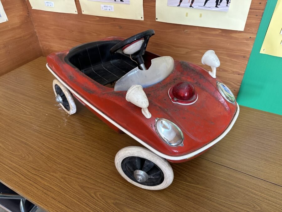 展示されているレトロカー