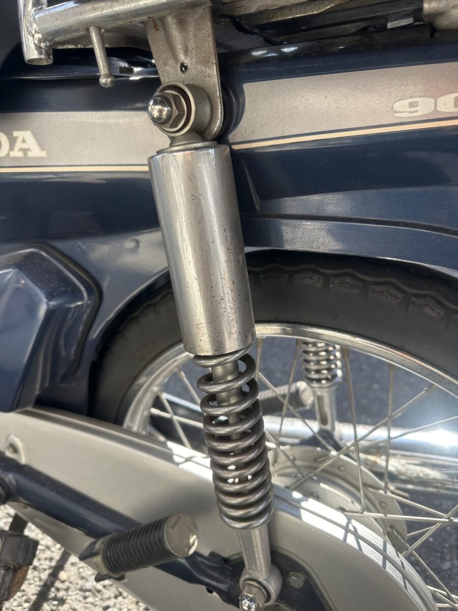 中古スーパーカブのサスペンション