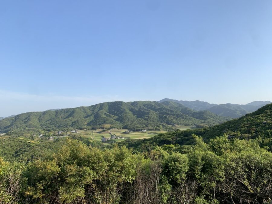 馬屋からののどかな風景