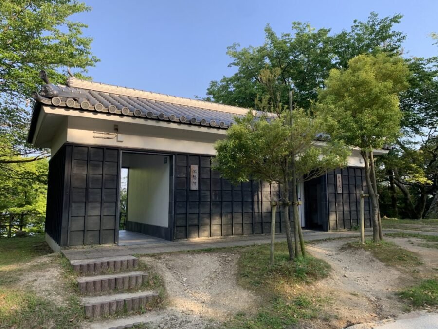 休憩所とお手洗い