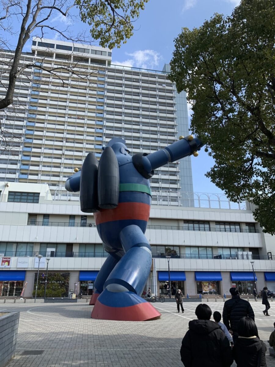 ビル街と鉄人28号